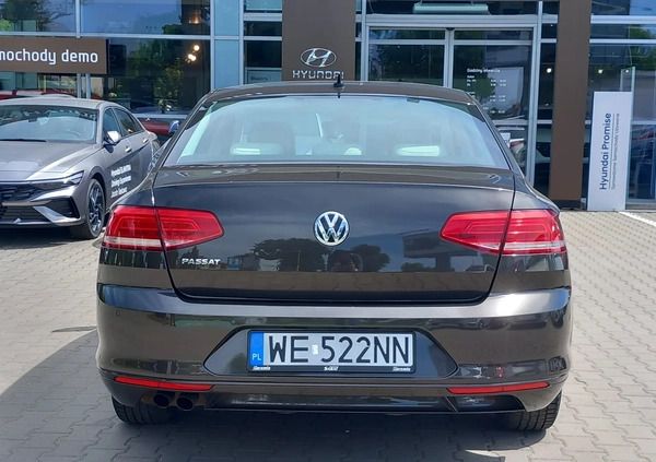 Volkswagen Passat cena 69900 przebieg: 135298, rok produkcji 2016 z Koniecpol małe 497